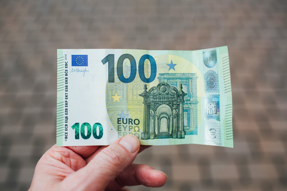 Mihin sijoittaa 100 euroa kuukaudessa?